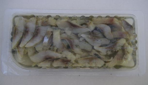 Вакуумная упаковка кусочков филе сельди